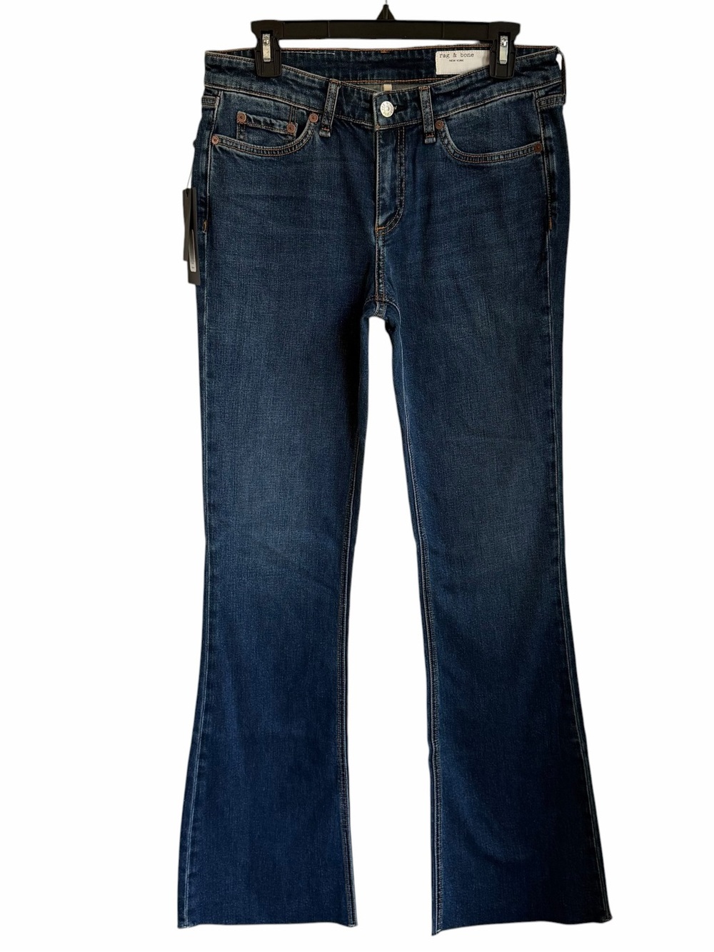 NWT Rag & Bone Low Rise Flare Kinsley Size 28
Color Chelsea